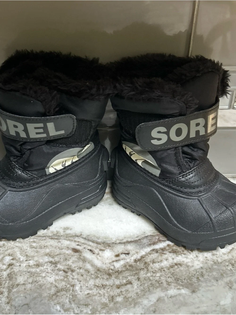 Sorel Commander Snow Boots Black  Kids Sz 6 Waterproof New Back To School